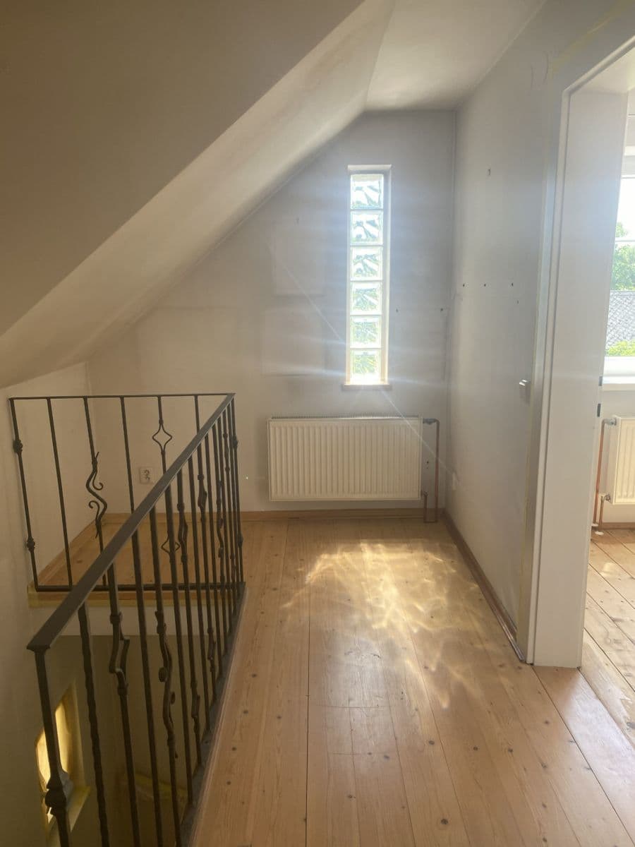 Predaj domu 433 m², pozemek 1.000 m², Mnichovo Hradiště, Středočeský kraj Predaj domu 433 m², pozemek 1.000 m², Mnichovo Hradiště, Středočeský kraj