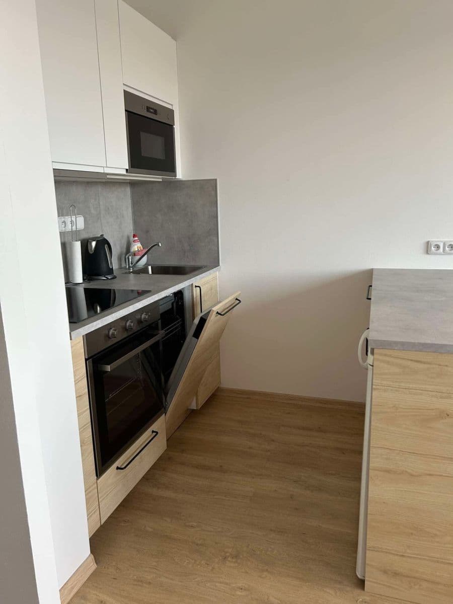Prenájom bytu 2-izbový 45 m², Bryksova, Praha, Praha Prenájom bytu 2-izbový 45 m², Bryksova, Praha, Praha
