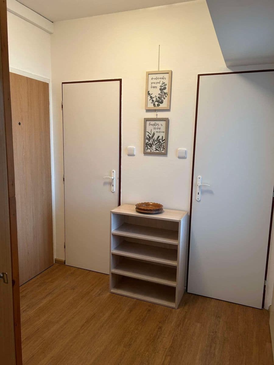 Prenájom bytu 2-izbový 45 m², Bryksova, Praha, Praha Prenájom bytu 2-izbový 45 m², Bryksova, Praha, Praha