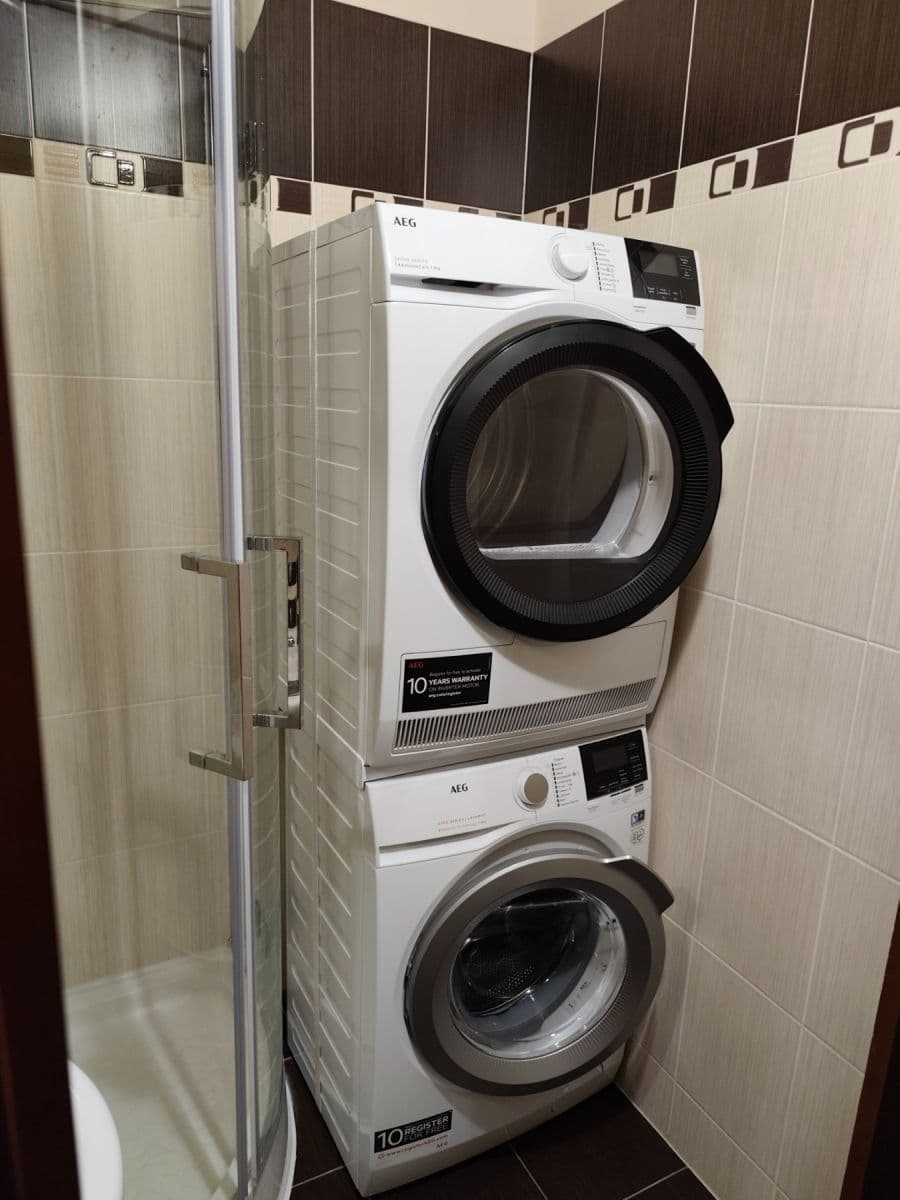 Predaj bytu 2-izbový 56 m², Pionierska, Považská Bystrica, Trenčiansky kraj Predaj bytu 2-izbový 56 m², Pionierska, Považská Bystrica, Trenčiansky kraj