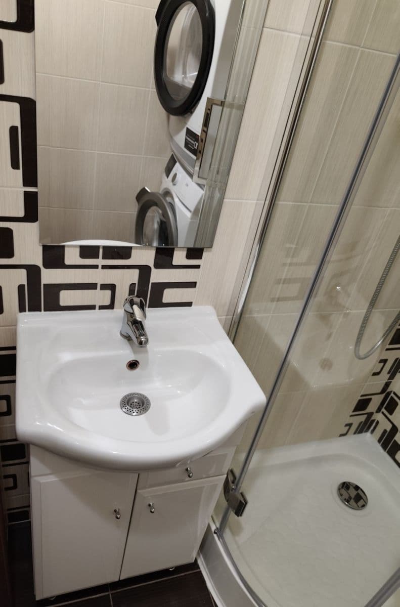 Predaj bytu 2-izbový 56 m², Pionierska, Považská Bystrica, Trenčiansky kraj Predaj bytu 2-izbový 56 m², Pionierska, Považská Bystrica, Trenčiansky kraj