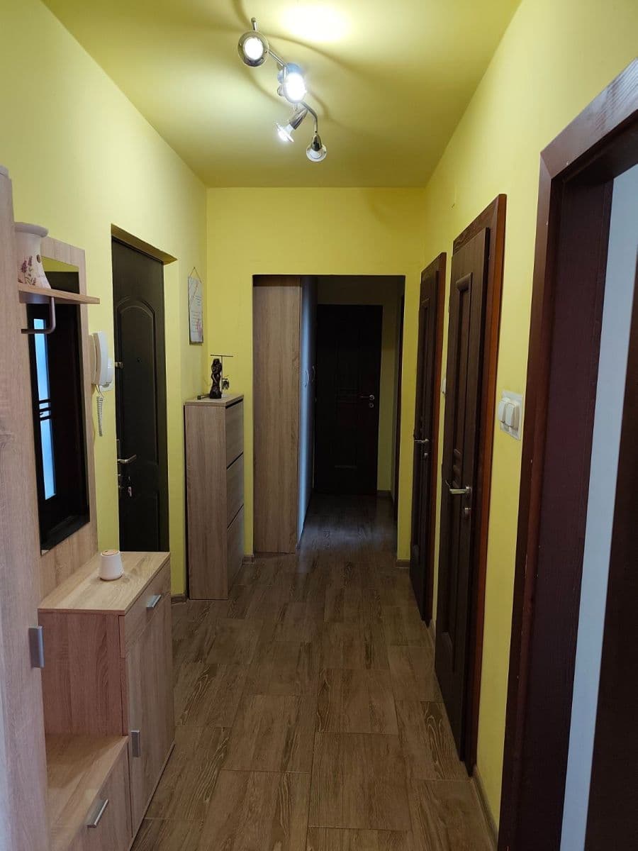 Predaj bytu 2-izbový 56 m², Pionierska, Považská Bystrica, Trenčiansky kraj Predaj bytu 2-izbový 56 m², Pionierska, Považská Bystrica, Trenčiansky kraj