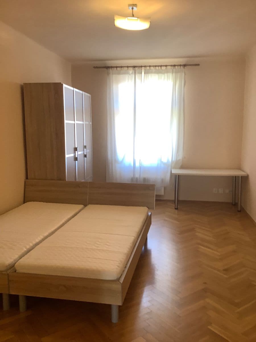 Prenájom bytu 1-izbový 44 m², Nuselská, Praha, Praha Prenájom bytu 1-izbový 44 m², Nuselská, Praha, Praha