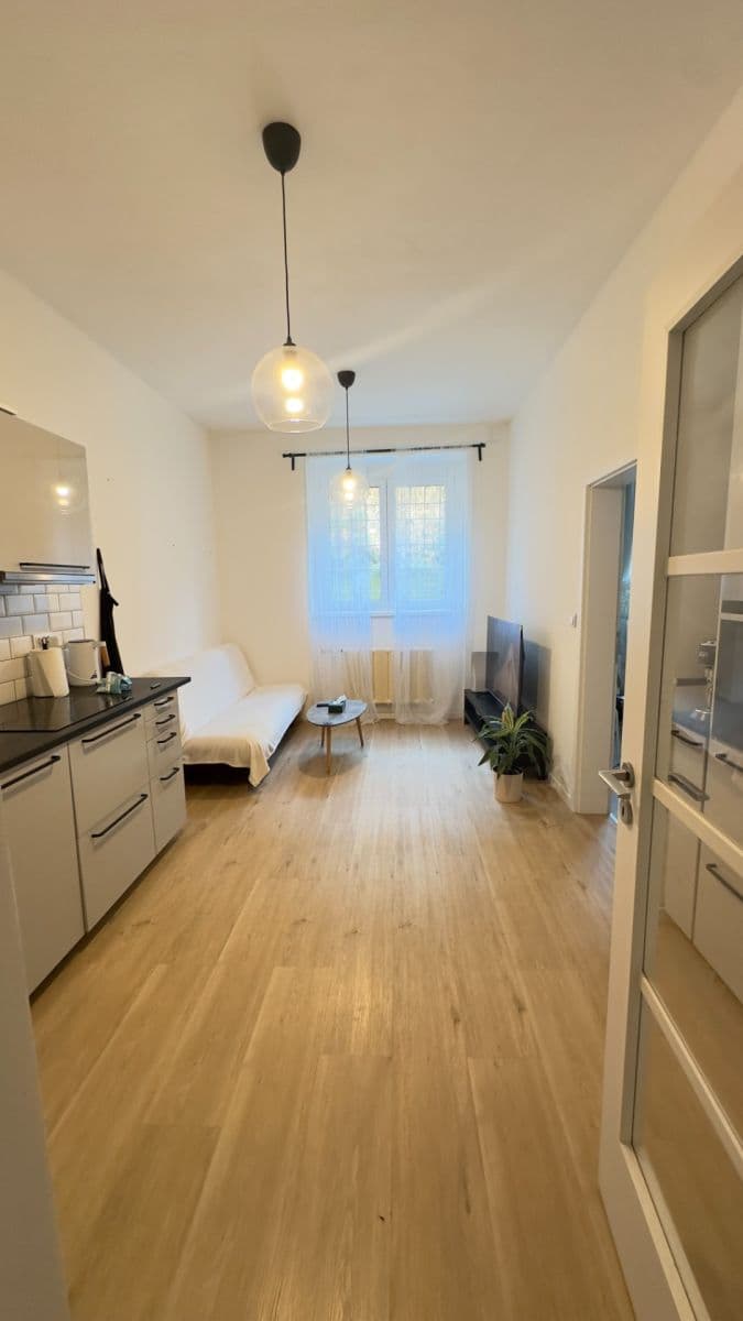 Predaj bytu 2-izbový 40 m², Pod Vilami, Praha, Praha Predaj bytu 2-izbový 40 m², Pod Vilami, Praha, Praha