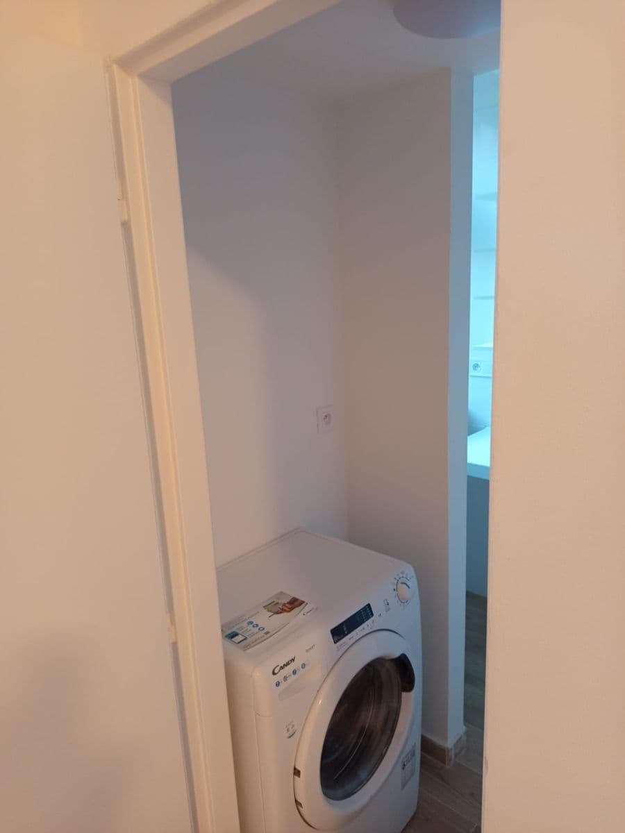 Prenájom bytu 1-izbový 22 m², Jičínská, Praha, Praha Prenájom bytu 1-izbový 22 m², Jičínská, Praha, Praha