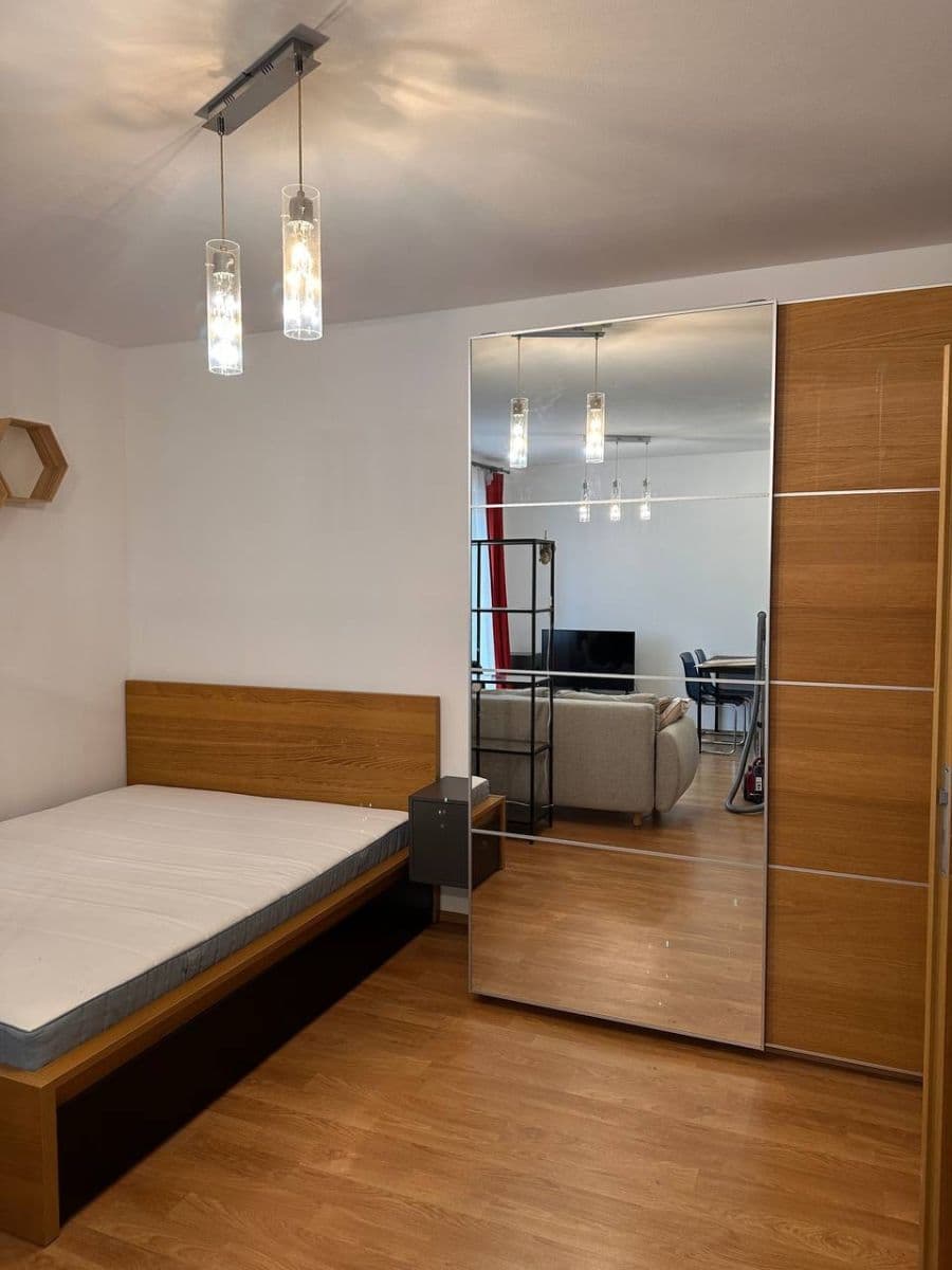 Prenájom bytu 1-izbový 41 m², Modenská, Praha, Praha Prenájom bytu 1-izbový 41 m², Modenská, Praha, Praha