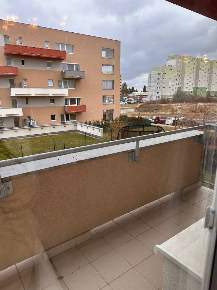 Prenájom bytu 1-izbový 41 m², Modenská, Praha, Praha Prenájom bytu 1-izbový 41 m², Modenská, Praha, Praha