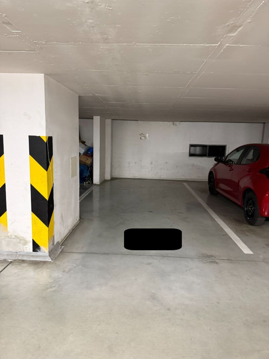 Predaj garáže 12 m², Plovdivská, Praha, Praha Predaj garáže 12 m², Plovdivská, Praha, Praha
