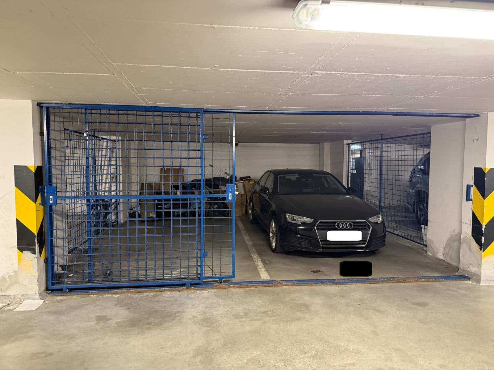 Predaj garáže 12 m², Plovdivská, Praha, Praha Predaj garáže 12 m², Plovdivská, Praha, Praha