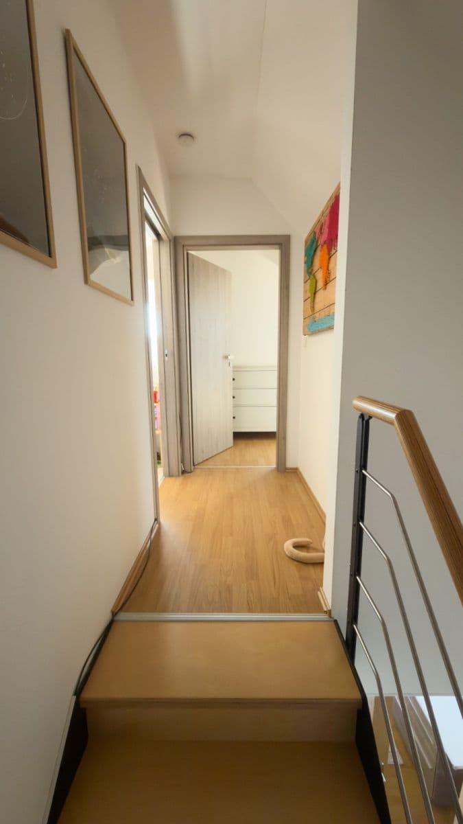 Predaj bytu 3-izbový 90 m², U potoka, Jinočany, Středočeský kraj Predaj bytu 3-izbový 90 m², U potoka, Jinočany, Středočeský kraj