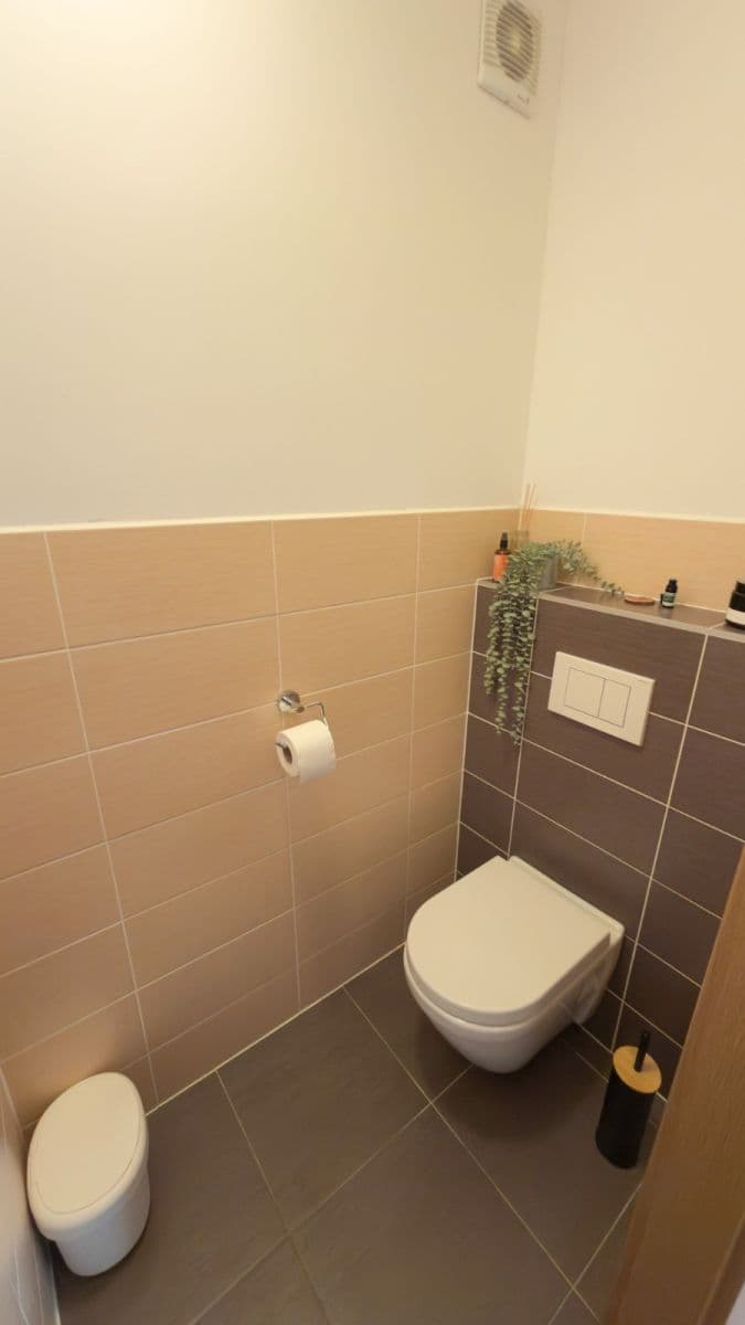 Predaj bytu 3-izbový 90 m², U potoka, Jinočany, Středočeský kraj Predaj bytu 3-izbový 90 m², U potoka, Jinočany, Středočeský kraj