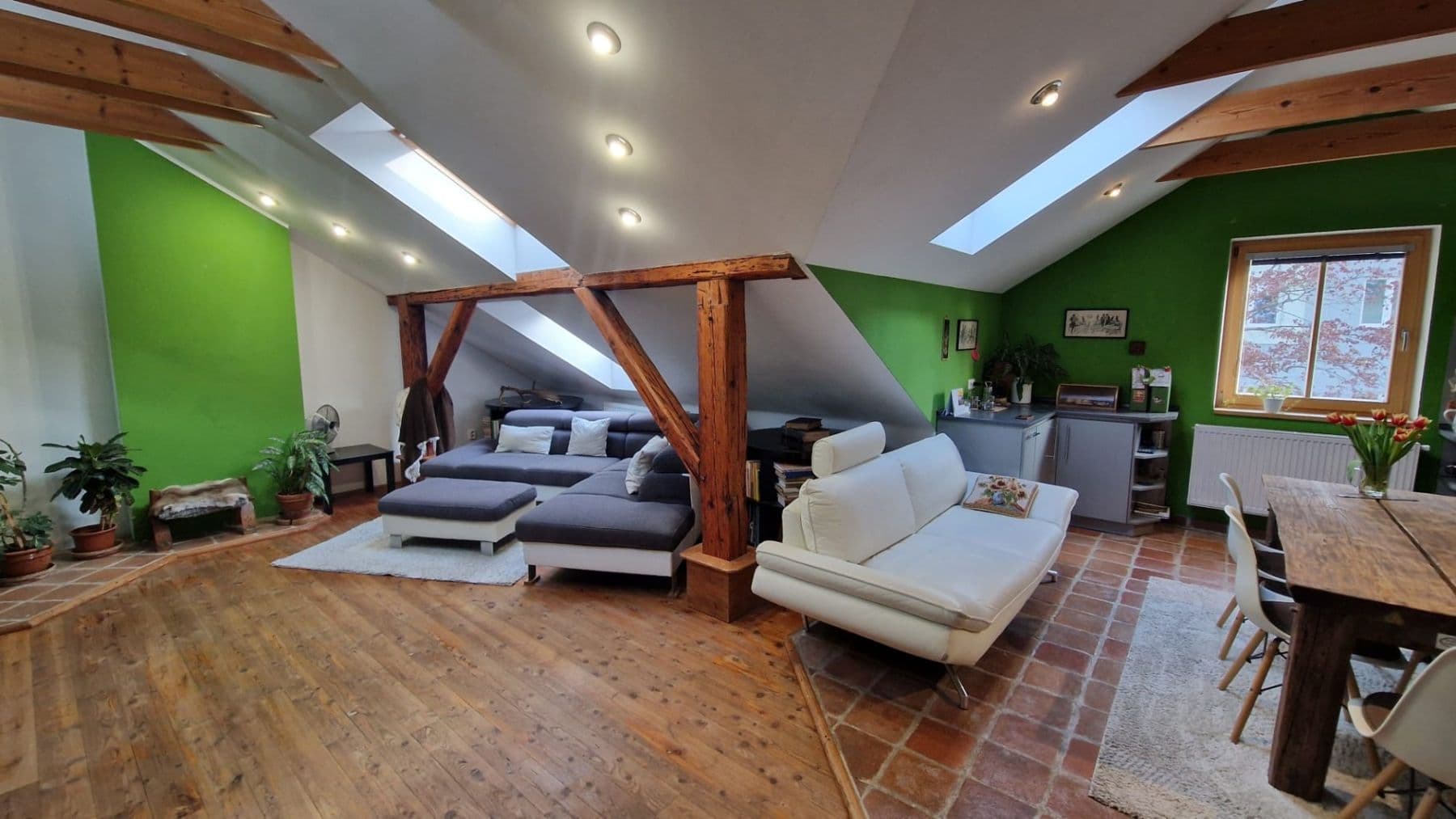 Predaj bytu 4-izbový 110 m², Třebízského, Jihlava, Kraj Vysočina Predaj bytu 4-izbový 110 m², Třebízského, Jihlava, Kraj Vysočina