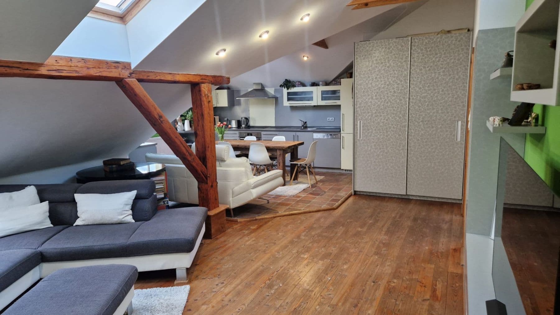 Predaj bytu 4-izbový 110 m², Třebízského, Jihlava, Kraj Vysočina Predaj bytu 4-izbový 110 m², Třebízského, Jihlava, Kraj Vysočina