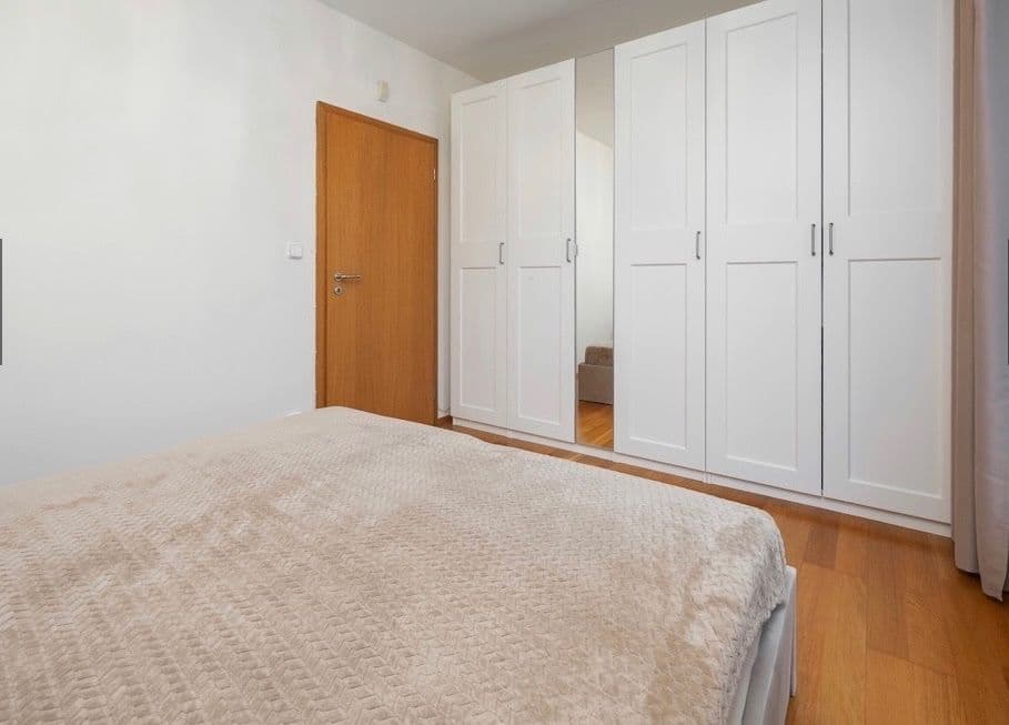 Prenájom bytu 3-izbový 80 m², Sazovická, Praha, Praha Prenájom bytu 3-izbový 80 m², Sazovická, Praha, Praha