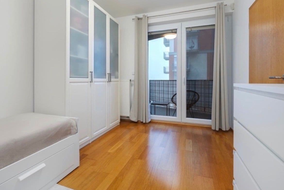 Prenájom bytu 3-izbový 80 m², Sazovická, Praha, Praha Prenájom bytu 3-izbový 80 m², Sazovická, Praha, Praha