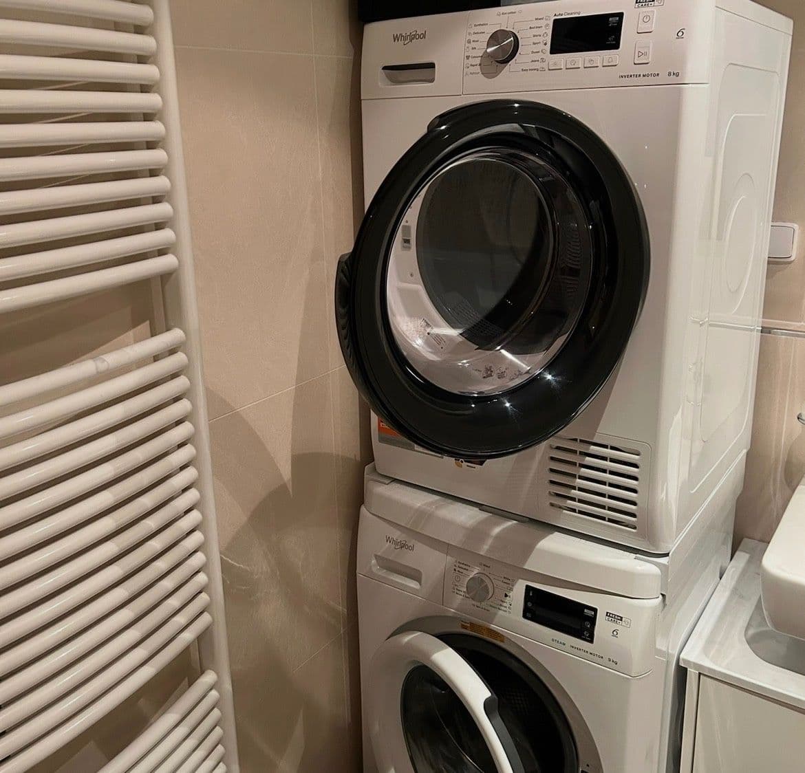 Prenájom bytu 3-izbový 80 m², Sazovická, Praha, Praha Prenájom bytu 3-izbový 80 m², Sazovická, Praha, Praha