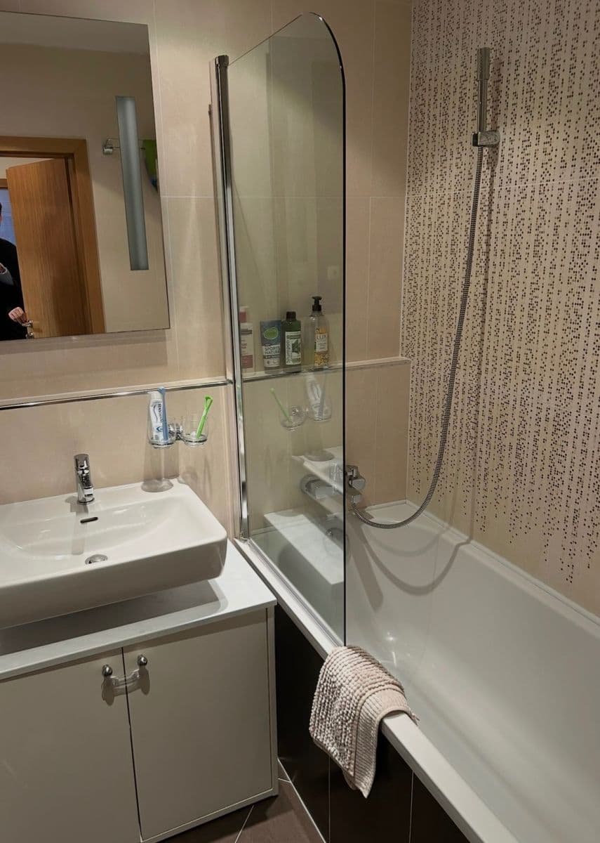 Prenájom bytu 3-izbový 80 m², Sazovická, Praha, Praha Prenájom bytu 3-izbový 80 m², Sazovická, Praha, Praha