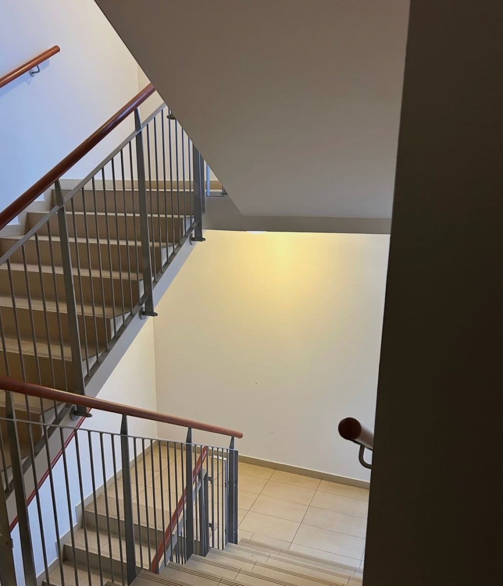 Prenájom bytu 3-izbový 80 m², Sazovická, Praha, Praha Prenájom bytu 3-izbový 80 m², Sazovická, Praha, Praha