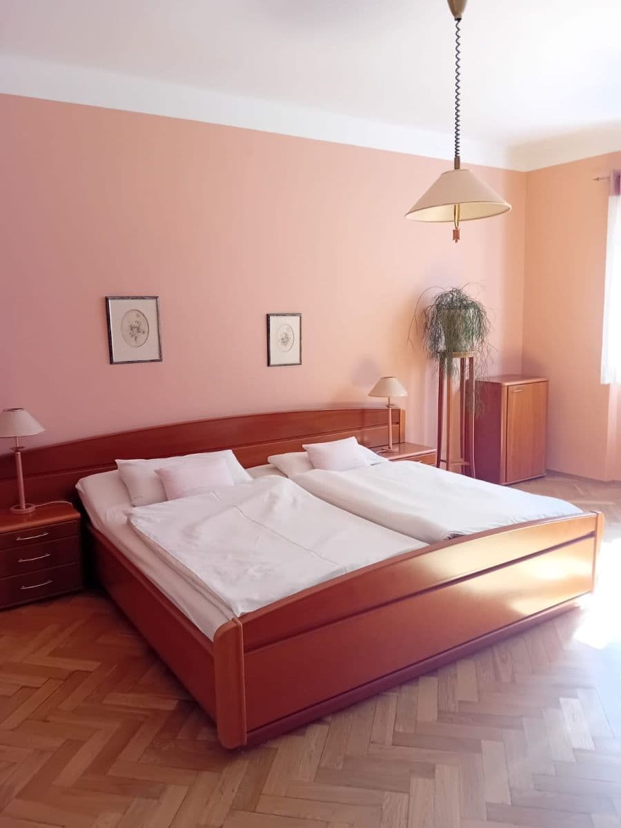 Prenájom bytu 2-izbový 73 m², Na Hlídce, Praha, Praha Prenájom bytu 2-izbový 73 m², Na Hlídce, Praha, Praha