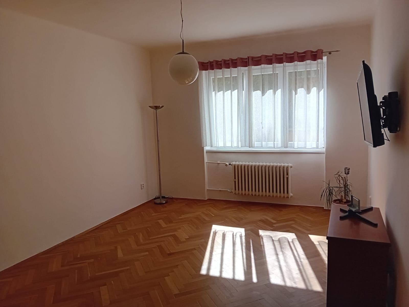 Prenájom bytu 2-izbový 73 m², Na Hlídce, Praha, Praha Prenájom bytu 2-izbový 73 m², Na Hlídce, Praha, Praha