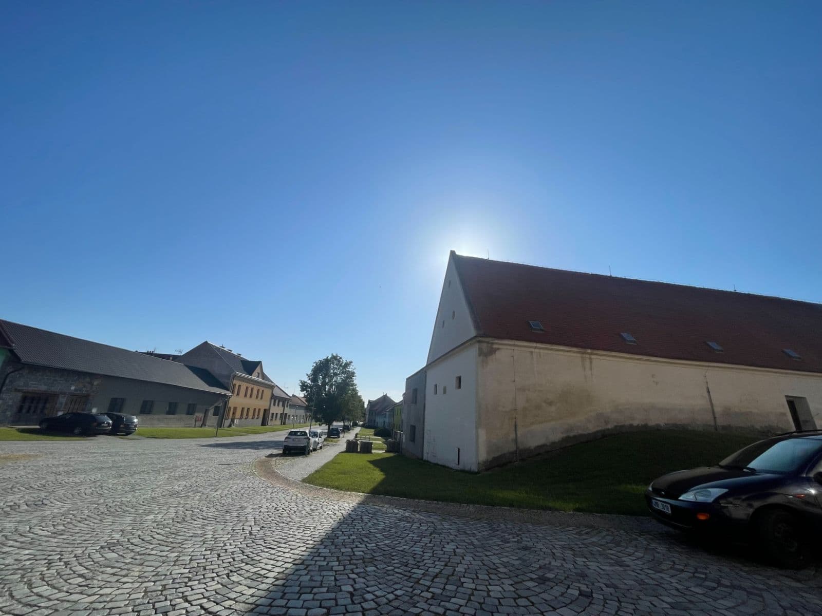 Predaj domu 360 m², pozemek 1.800 m², nám. děk. Františka Kvapila, Nezamyslice, Olomoucký kraj Predaj domu 360 m², pozemek 1.800 m², nám. děk. Františka Kvapila, Nezamyslice, Olomoucký kraj