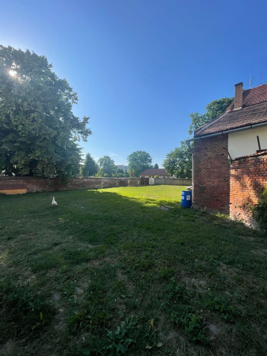 Predaj domu 360 m², pozemek 1.800 m², nám. děk. Františka Kvapila, Nezamyslice, Olomoucký kraj Predaj domu 360 m², pozemek 1.800 m², nám. děk. Františka Kvapila, Nezamyslice, Olomoucký kraj