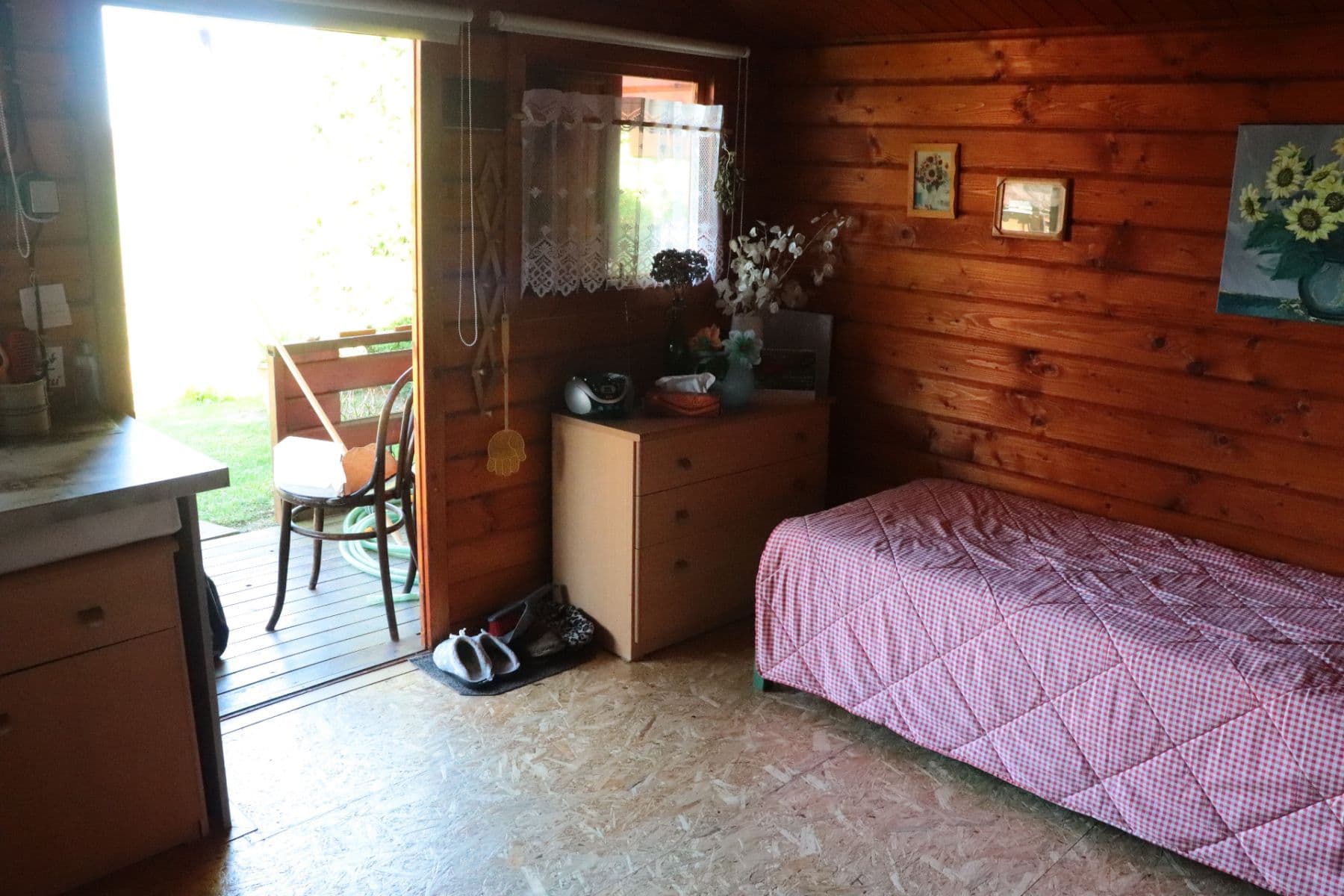 Predaj rekreačného objektu 15 m², pozemek 164 m², Roudné, Jihočeský kraj Predaj rekreačného objektu 15 m², pozemek 164 m², Roudné, Jihočeský kraj