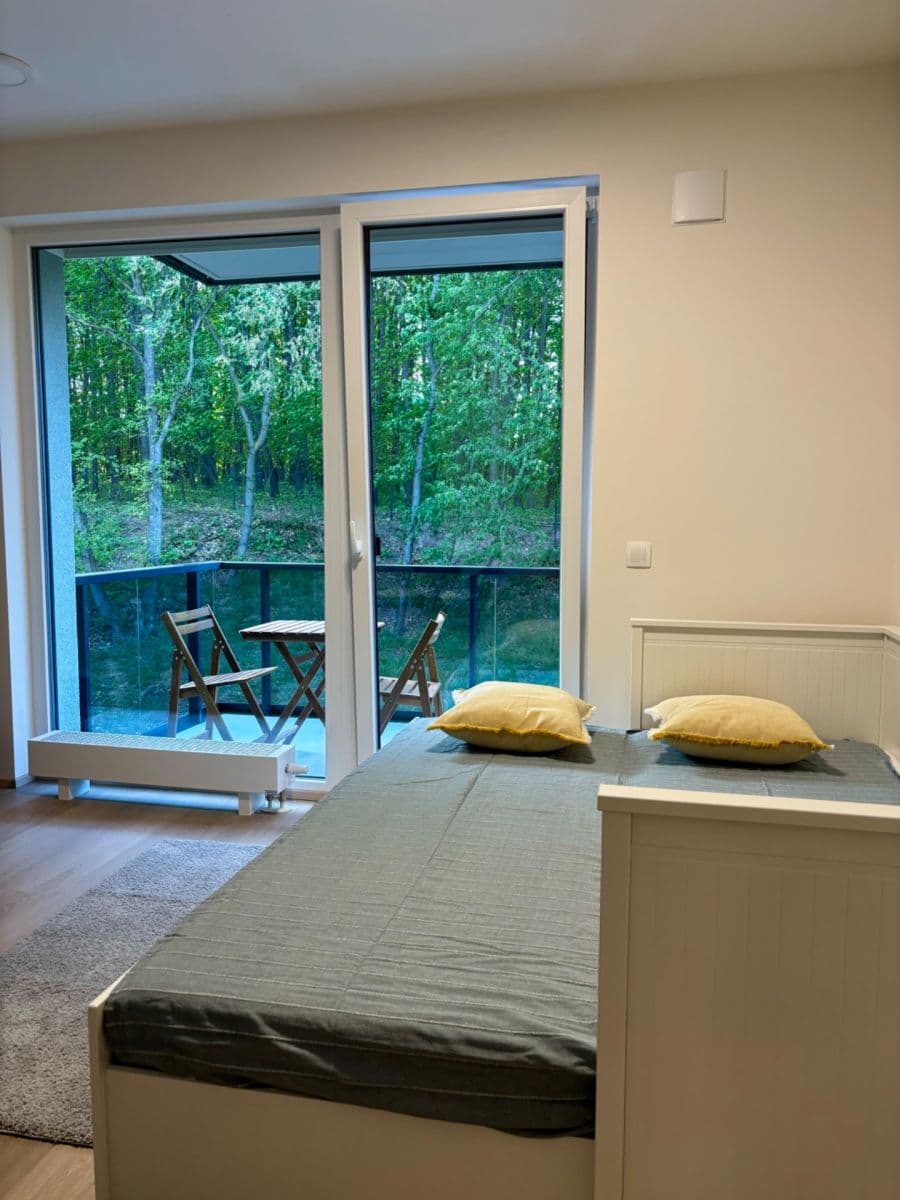 Prenájom bytu 1-izbový 33 m², Nurmiho, Praha, Praha Prenájom bytu 1-izbový 33 m², Nurmiho, Praha, Praha