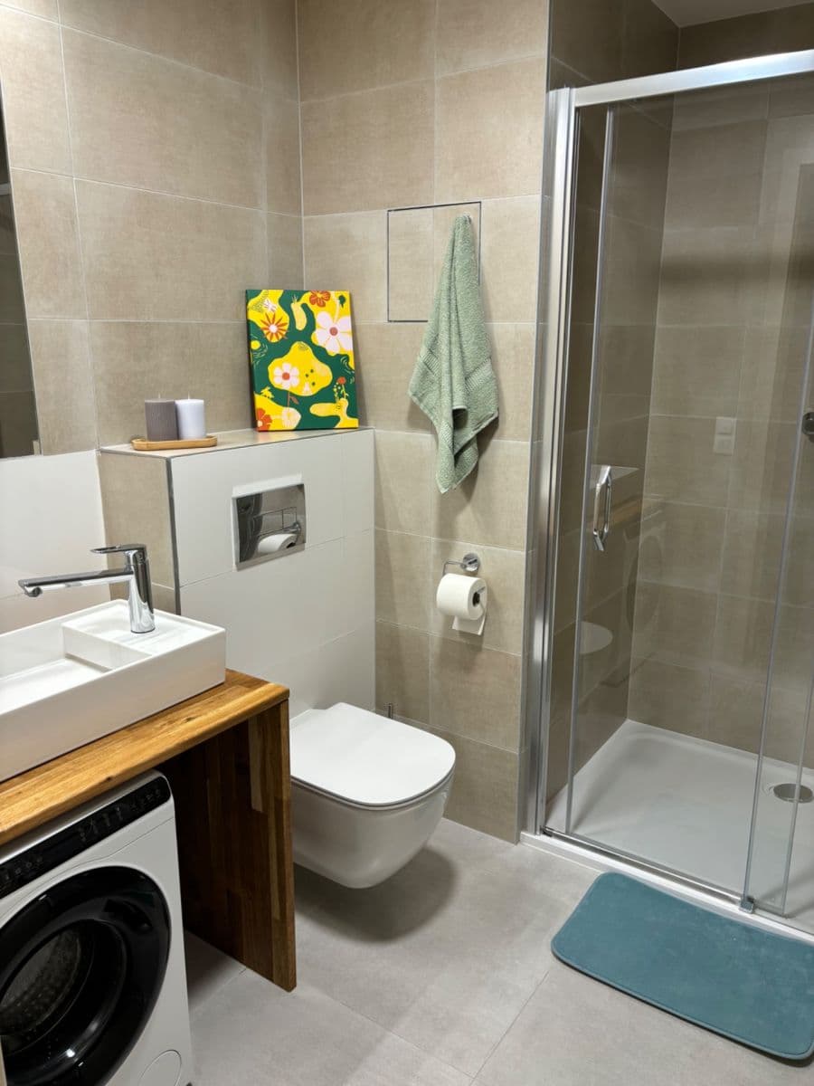 Prenájom bytu 1-izbový 33 m², Nurmiho, Praha, Praha Prenájom bytu 1-izbový 33 m², Nurmiho, Praha, Praha