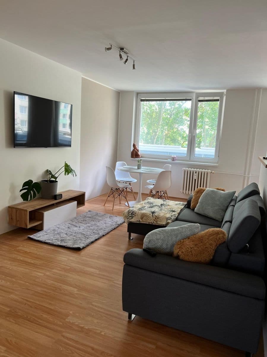 Prenájom bytu 3-izbový 70 m², Havlíčkova, Mladá Boleslav, Středočeský kraj Prenájom bytu 3-izbový 70 m², Havlíčkova, Mladá Boleslav, Středočeský kraj