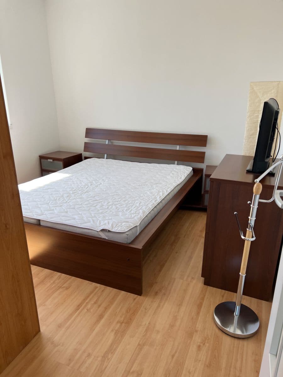 Prenájom bytu 3-izbový 65 m², Ružová dolina, Ružinov, Bratislavský kraj Prenájom bytu 3-izbový 65 m², Ružová dolina, Ružinov, Bratislavský kraj