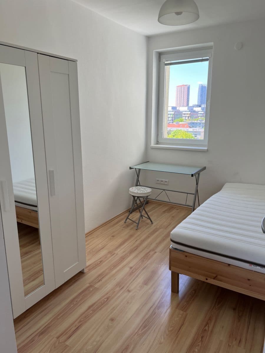 Prenájom bytu 3-izbový 65 m², Ružová dolina, Ružinov, Bratislavský kraj Prenájom bytu 3-izbový 65 m², Ružová dolina, Ružinov, Bratislavský kraj