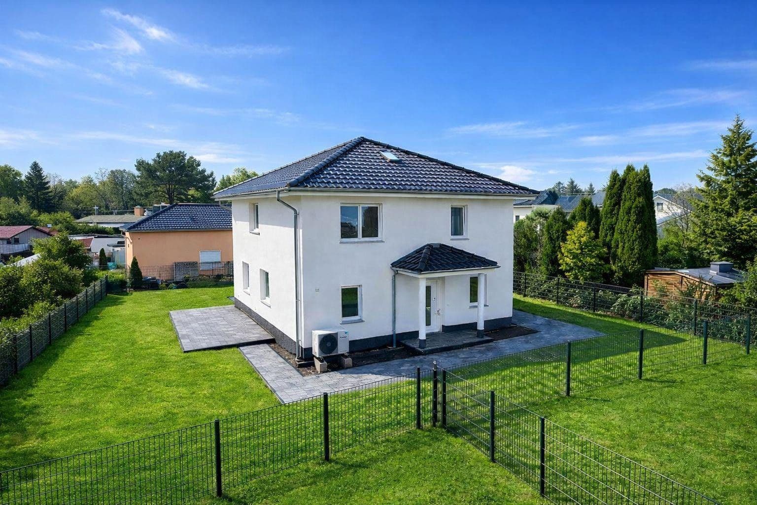 Prenájom domu 154 m², pozemek 430 m², Berlin, Berlín Prenájom domu 154 m², pozemek 430 m², Berlin, Berlín