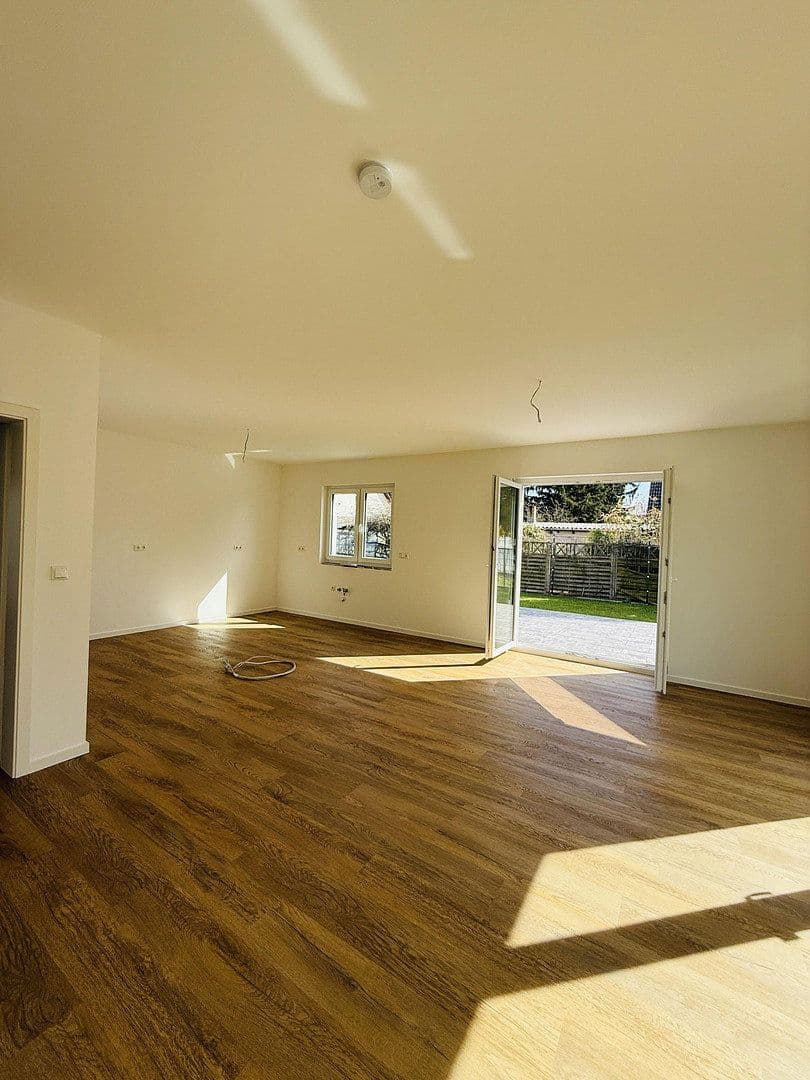 Prenájom domu 154 m², pozemek 430 m², Berlin, Berlín Prenájom domu 154 m², pozemek 430 m², Berlin, Berlín