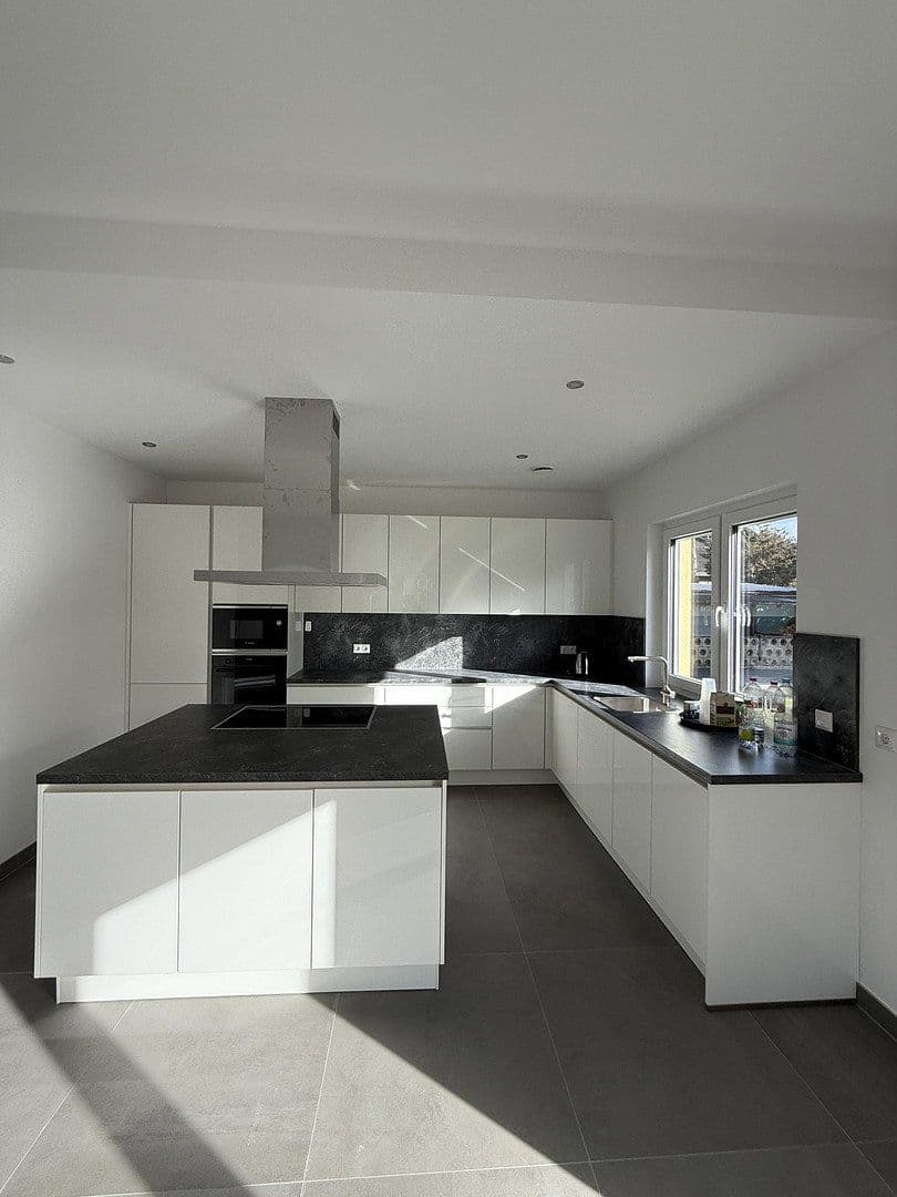 Prenájom domu 154 m², pozemek 430 m², Berlin, Berlín Prenájom domu 154 m², pozemek 430 m², Berlin, Berlín