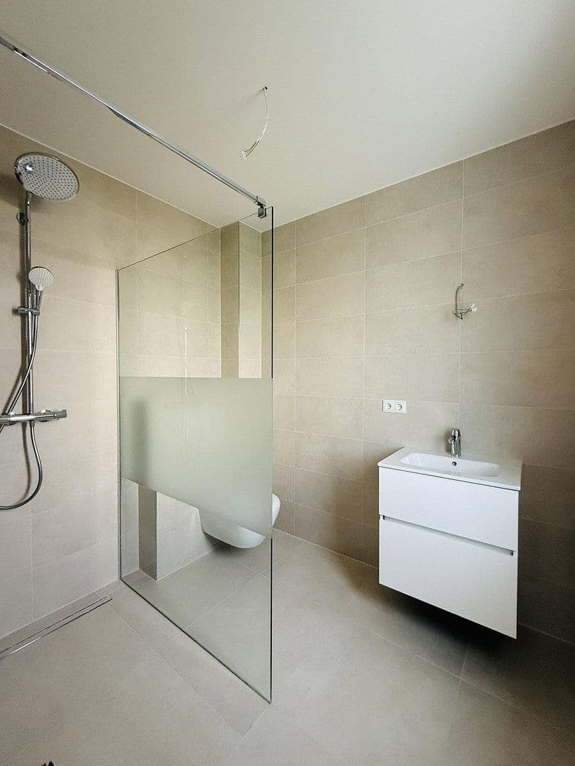 Prenájom domu 154 m², pozemek 430 m², Berlin, Berlín Prenájom domu 154 m², pozemek 430 m², Berlin, Berlín
