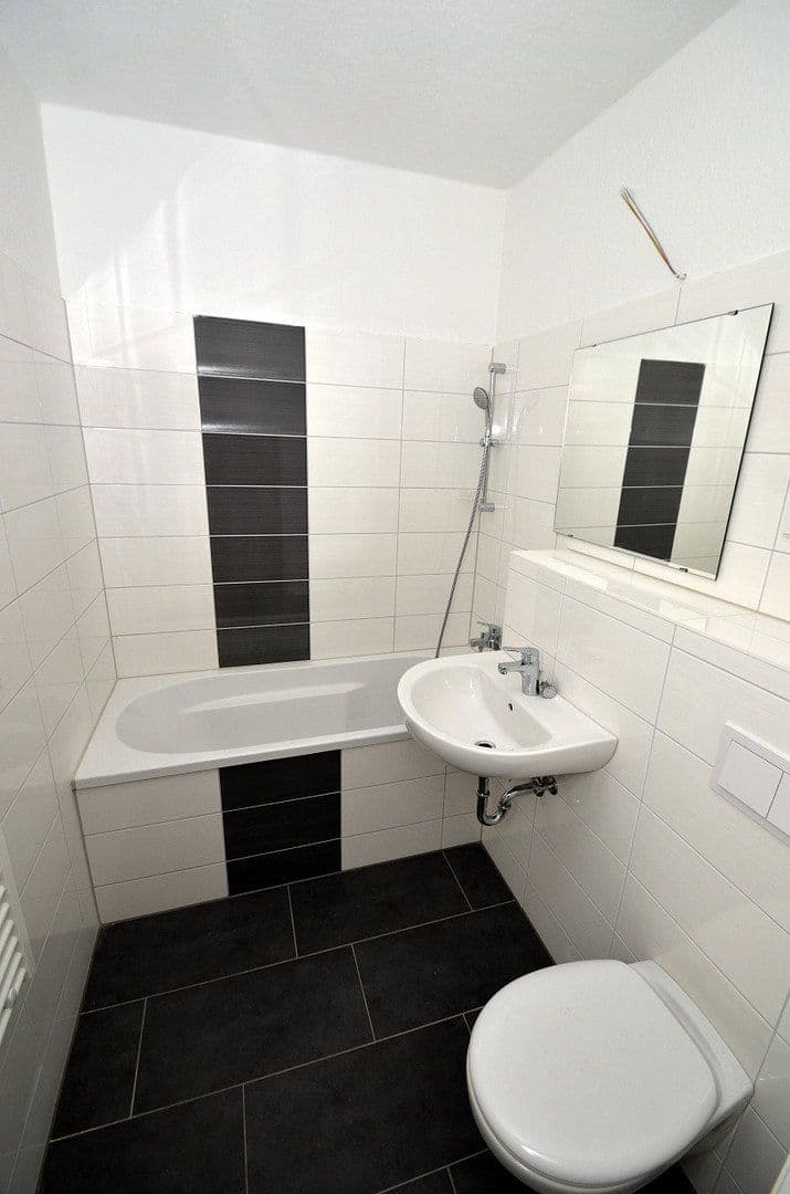 Prenájom bytu 2-izbový 48 m², Rigaer Strasse 1, Halle (Saale), Sasko-Anhaltsko Prenájom bytu 2-izbový 48 m², Rigaer Strasse 1, Halle (Saale), Sasko-Anhaltsko