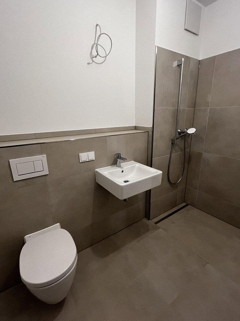 Prenájom bytu 4-izbový 115 m², Alte Str. 6, Frechen, Severné Porýnie - Westfálsko Prenájom bytu 4-izbový 115 m², Alte Str. 6, Frechen, Severné Porýnie - Westfálsko