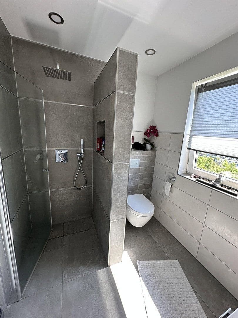 Predaj domu 240 m², pozemek 600 m², Bergneustadt, Severné Porýnie - Westfálsko Predaj domu 240 m², pozemek 600 m², Bergneustadt, Severné Porýnie - Westfálsko