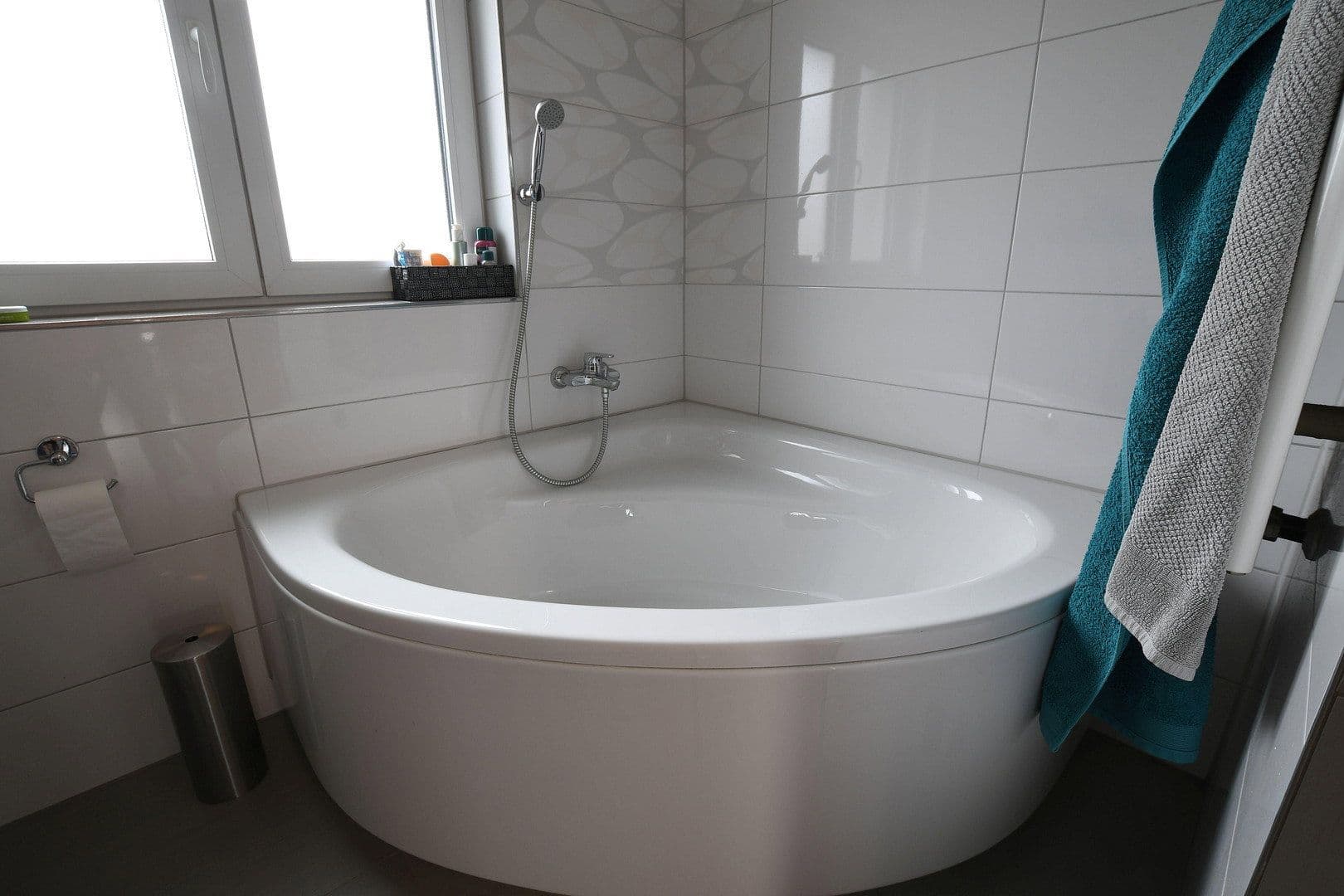 Prenájom bytu 4-izbový 140 m², Pfaffenhofener Straße 10, Heilbronn-Böckingen, Bádensko-Wurttembersko Prenájom bytu 4-izbový 140 m², Pfaffenhofener Straße 10, Heilbronn-Böckingen, Bádensko-Wurttembersko