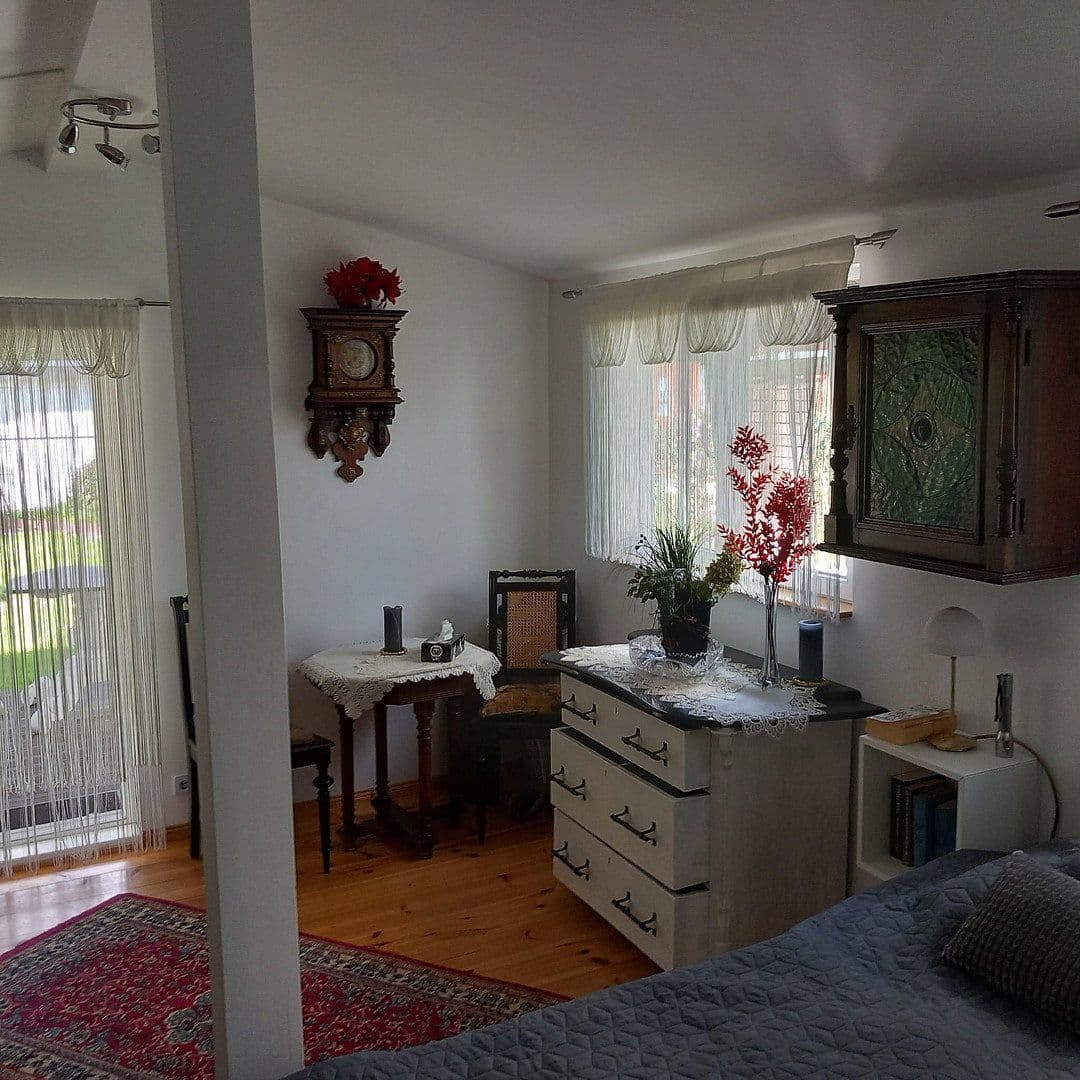 Predaj domu 35 m², pozemek 368 m², Bergstraße, Berlin, Berlín Predaj domu 35 m², pozemek 368 m², Bergstraße, Berlin, Berlín