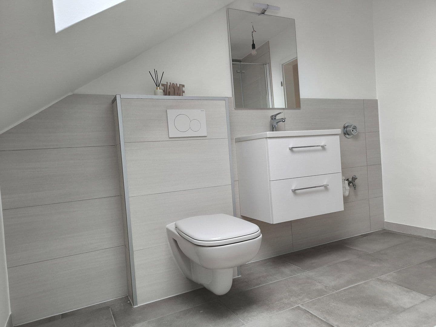 Predaj domu 325 m², pozemek 849 m², Dasing, Bavorsko Predaj domu 325 m², pozemek 849 m², Dasing, Bavorsko