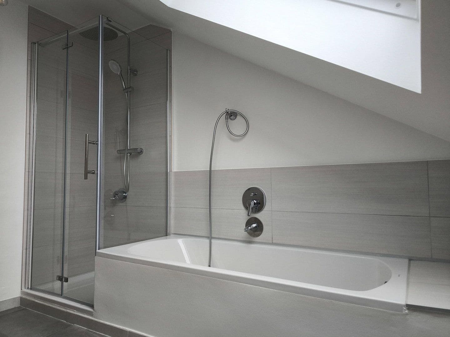 Predaj domu 325 m², pozemek 849 m², Dasing, Bavorsko Predaj domu 325 m², pozemek 849 m², Dasing, Bavorsko