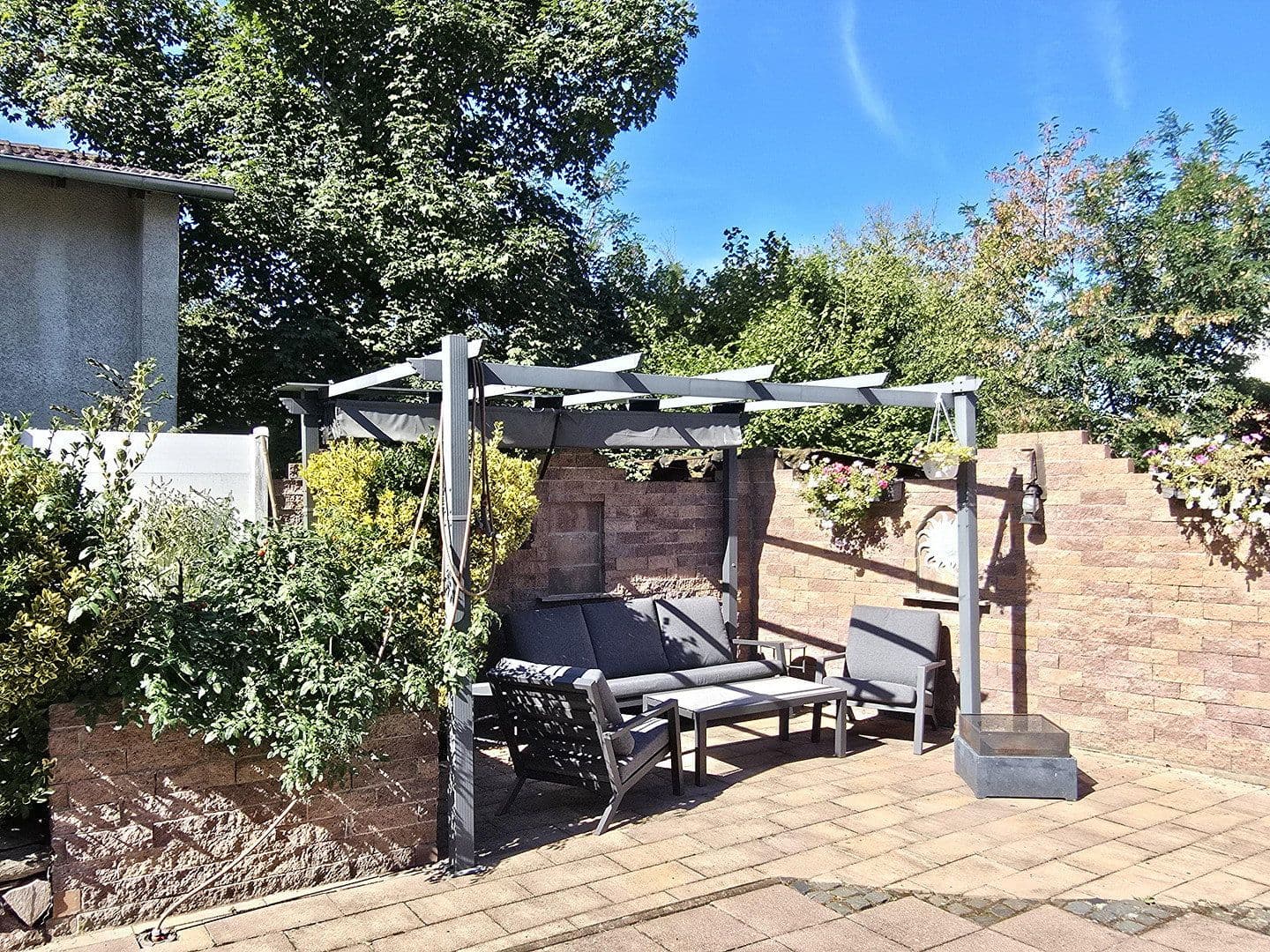 Predaj domu 310 m², pozemek 743 m², Rodenbach, Hesensko Predaj domu 310 m², pozemek 743 m², Rodenbach, Hesensko