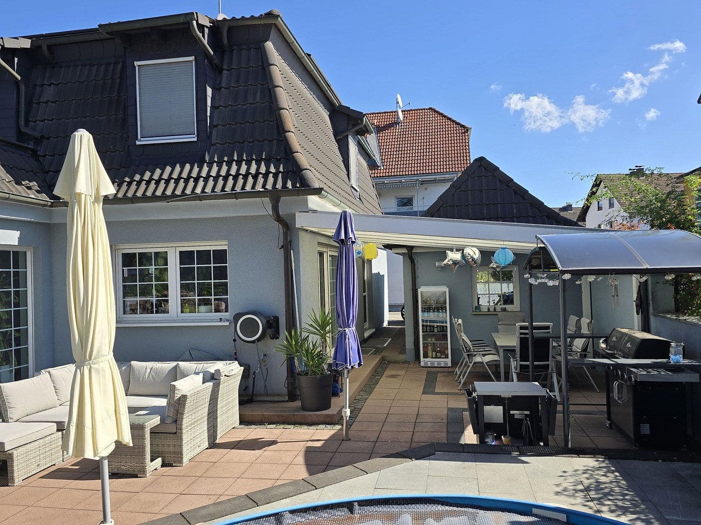 Predaj domu 310 m², pozemek 743 m², Rodenbach, Hesensko Predaj domu 310 m², pozemek 743 m², Rodenbach, Hesensko