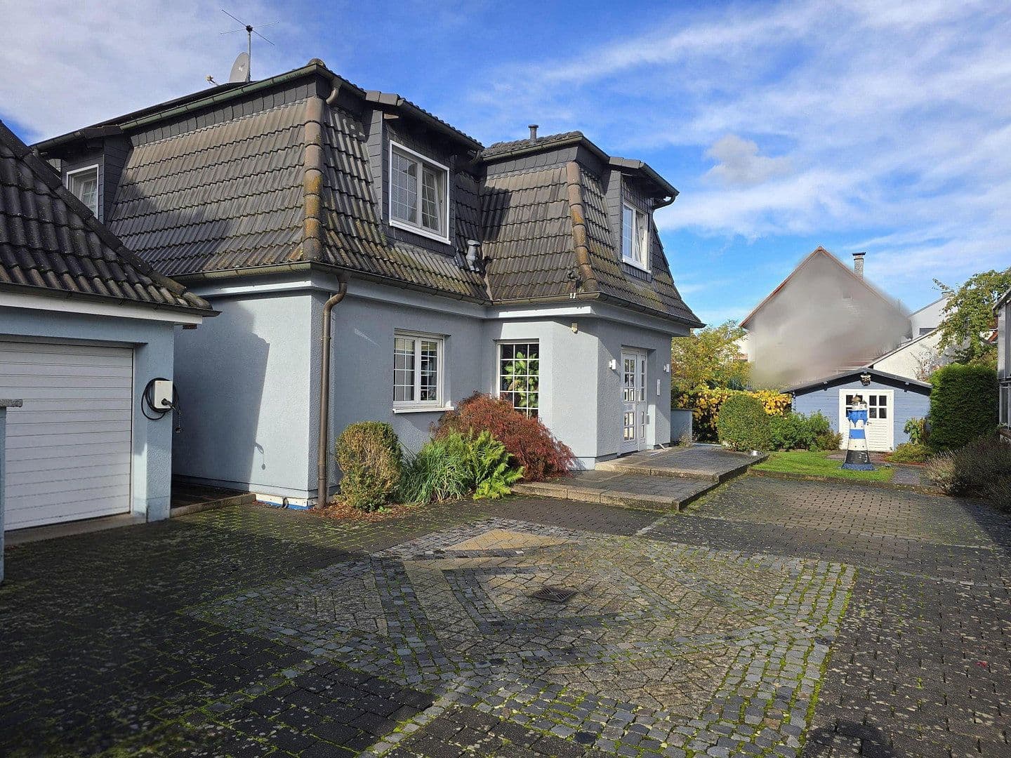 Predaj domu 310 m², pozemek 743 m², Rodenbach, Hesensko Predaj domu 310 m², pozemek 743 m², Rodenbach, Hesensko