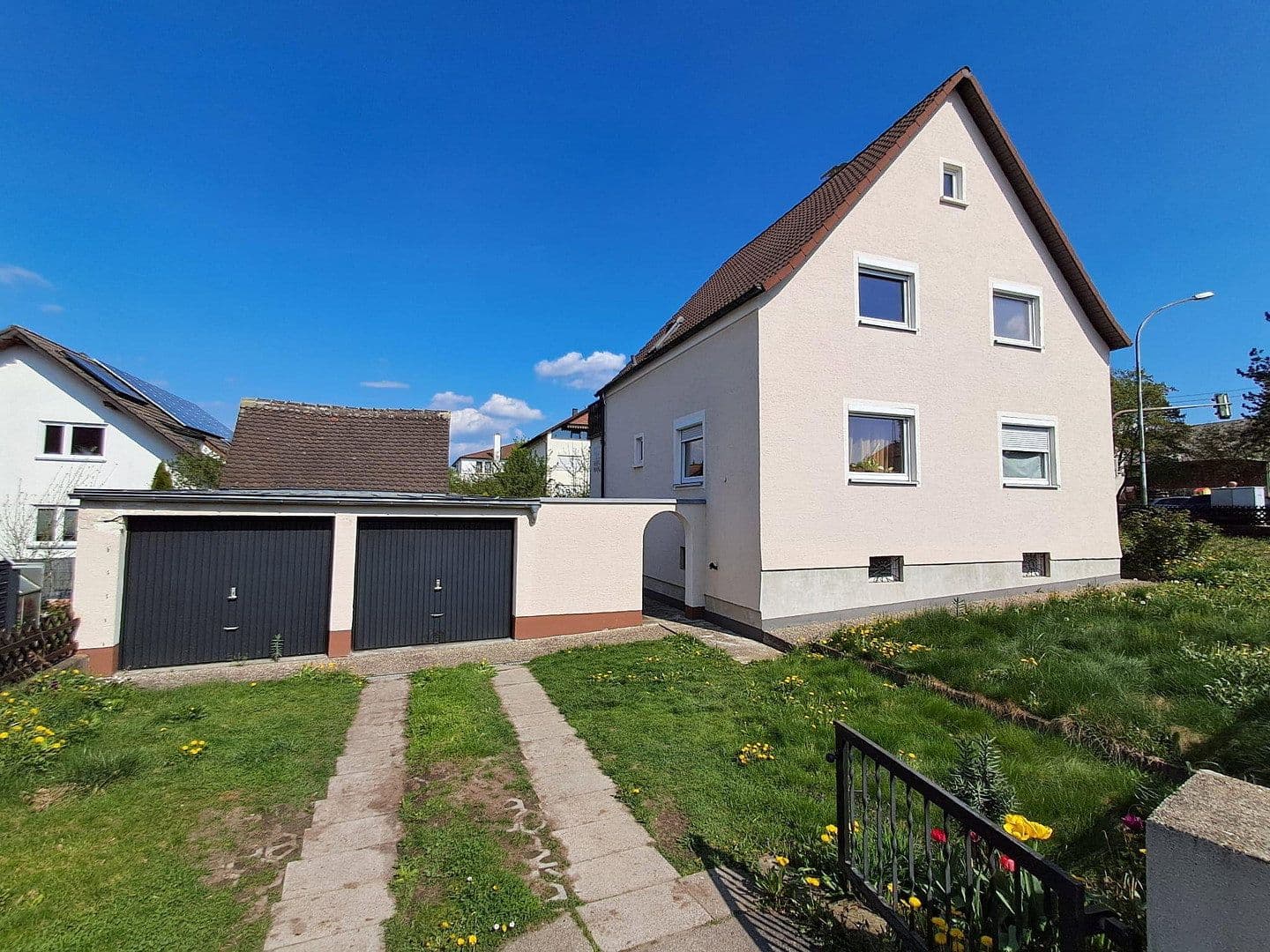 Predaj domu 120 m², pozemek 560 m², Leipheimer Straße 89, Neu-Ulm, Bavorsko Predaj domu 120 m², pozemek 560 m², Leipheimer Straße 89, Neu-Ulm, Bavorsko