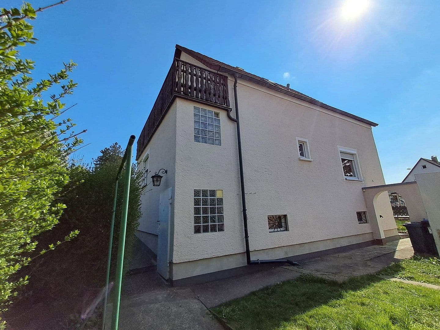 Predaj domu 120 m², pozemek 560 m², Leipheimer Straße 89, Neu-Ulm, Bavorsko Predaj domu 120 m², pozemek 560 m², Leipheimer Straße 89, Neu-Ulm, Bavorsko