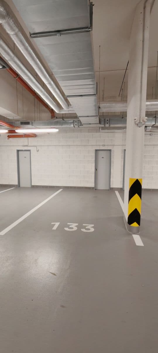 Prenájom garáže 15 m², Poděbradská, Praha, Praha Prenájom garáže 15 m², Poděbradská, Praha, Praha