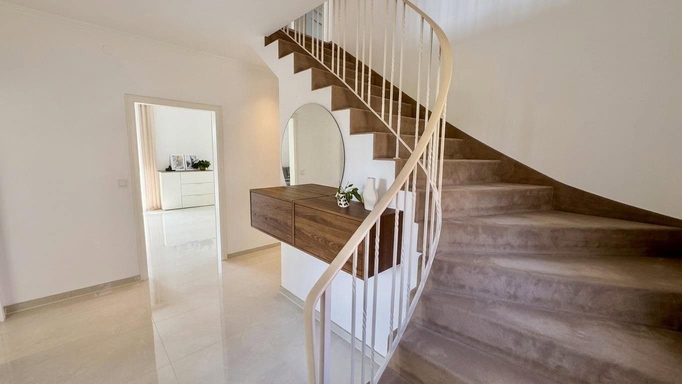 Predaj domu 140 m², pozemek 306 m², Achim, Dolné Sasko Predaj domu 140 m², pozemek 306 m², Achim, Dolné Sasko